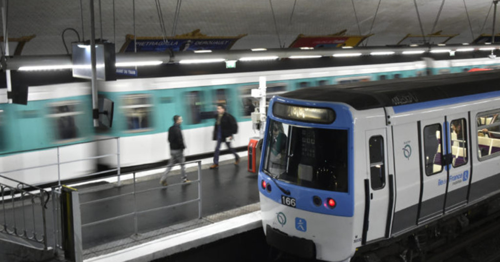 ÎdF. La première rame MF 77 rénovée de la ligne 7 entre en service