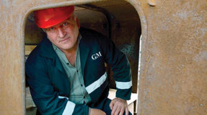 Arte. Les téléphériques de Tchiatoura, vertige en Géorgie 2 Amirani Bareladze-mecanicien-georgie