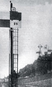 Il était une fois dans La Vie du Rail – 75) 1900-1970. La signalisation (1/2) 4 Signal carré type État