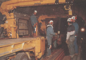 Il était une fois dans La Vie du Rail – 88) Alstom. Le grand virage 1 Travaux de pose de la voie pour Orgeval.