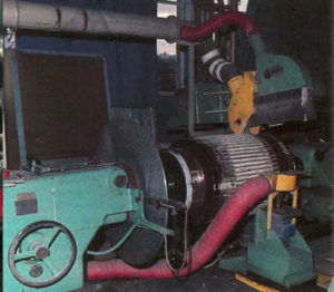 Il était une fois dans La Vie du Rail – 92) L’atelier du matériel de la Folie 3 Démontage d’un indult de moteur, Atelier de la Folie, Nanterre