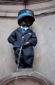 Bruxelles. Le Manneken-Pis porte le nouvel uniforme de la SNCB 2 © SNCB