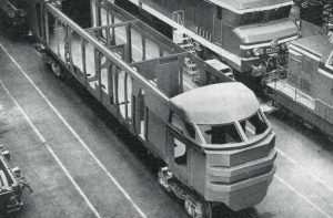 Il était une fois dans La Vie du Rail 141) Porteur de beaucoup d'espoirs. Le T.G.V. 001 1 La charpente de caisse de la motrice. © Ph.SNCF