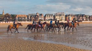 Au bout des voies ferrées, la plage 3 © Thomas Boivin