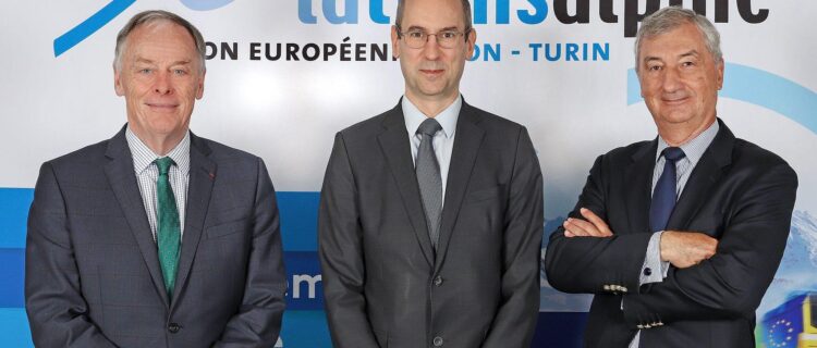 Vincent de Rivaz président de la Transalpine, Matthieu Chabanel, Pdg de SNCF Réseau, et Jacques Gounon, vice-président délégué du Comité pour la Transalpine.