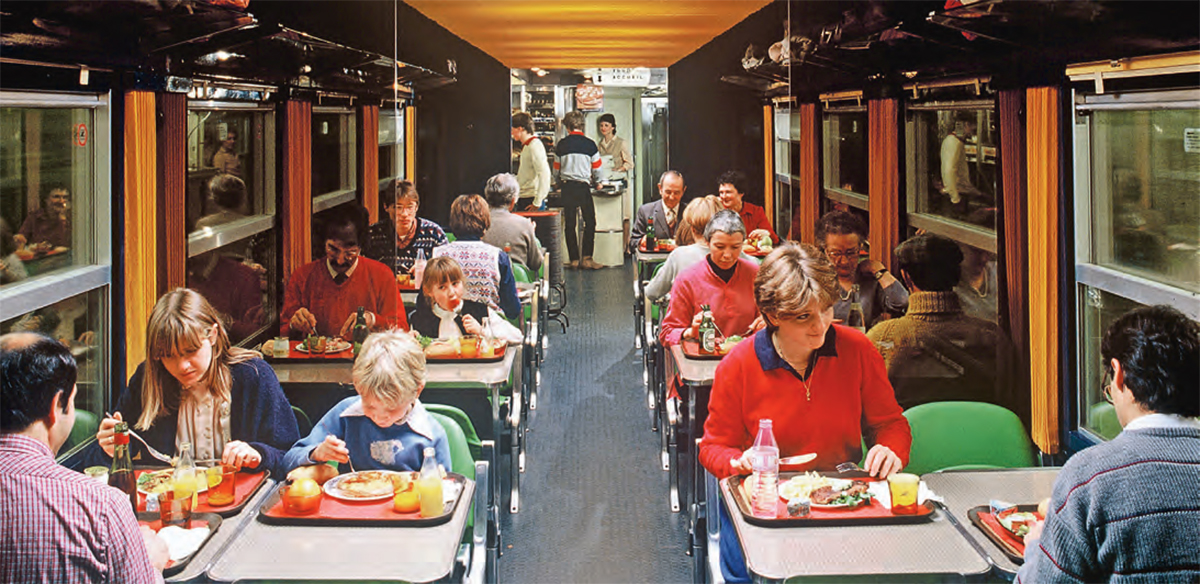 Voiture-restaurant du Grill-Express en 1982.