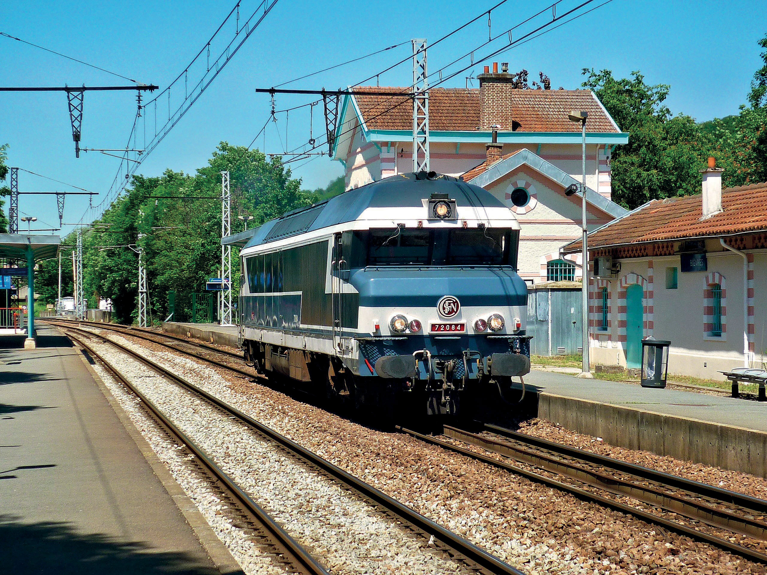 Le 11 avril, destination Montluçon avec l'APPMF 2 Le train sera tracté par la CC 72084 des années 1970, qui est la seule à avoir conservé sa livrée bleue d’origine. © APPMF