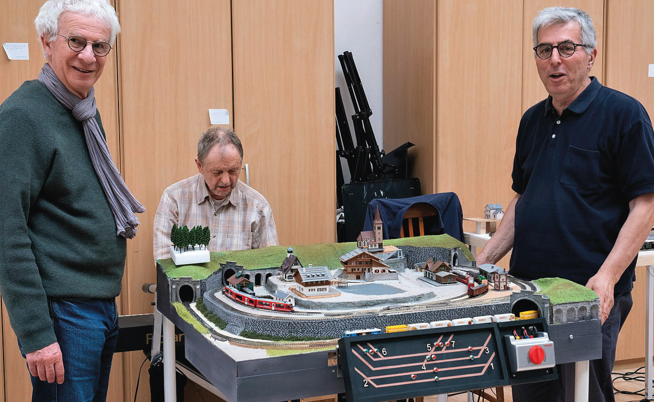 Modélisme. Mini train, maxi expo à Paris 2 Un exemple de mini-réseau au 1/160e en 100 x 80 cm, des dimensions qui le rendent facilement logeable dans les appartements parisiens.