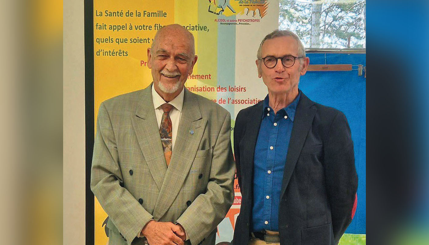 Portrait. François Jeannot, une vie au service des autres 1 François Jeannot (à dr.), en compagnie du Suisse Beat Wüest, membre de l’Union internationale des chemins de fer.