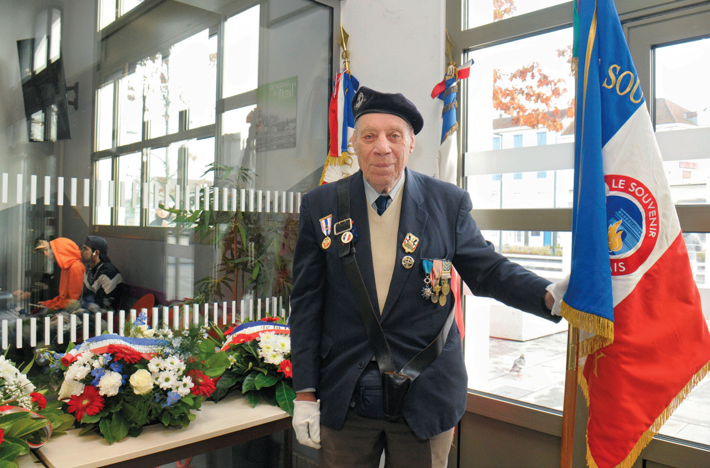 Portrait. Denis-Pierre Marcelli, une enfance dans la Résistance 1 L’ancien cheminot Denis-Pierre Marcelli, porte-drapeau en gare de Périgueux, lors d’une des 250 commémorations annuelles auxquelles il a participé. Pour cela, il s’est rendu parfois très loin de sa Dordogne natale, jusqu’à l’Arc de Triomphe à Paris.