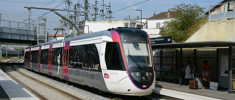 Le T 11 en panne sur ses prolongements 14 © M. Carémantrant