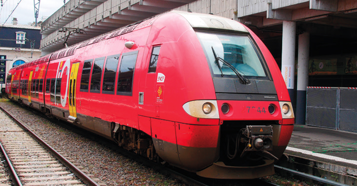 L’AGC Z 25583/584 en livrée liO stationne en gare de Toulouse-Matabiau (6 mai 2024).