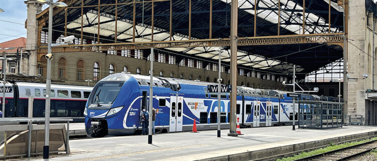 La première rame Omneo « Inter-Métropoles Sud » remise à la région Sud (Provence-Alpes-Côte d’Azur) lors d’une cérémonie en gare de Marseille-Saint-Charles (19 mai 2025 ; A. Dumoulin).