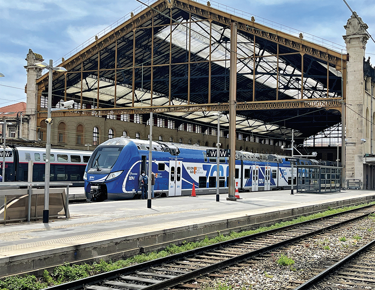 La première rame Omneo « Inter-Métropoles Sud » remise à la région Sud (Provence-Alpes-Côte d’Azur) lors d’une cérémonie en gare de Marseille-Saint-Charles (19 mai 2025 ; A. Dumoulin).
