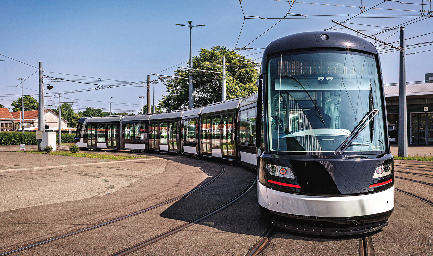 Vues extérieure et intérieures du nouveau Citadis 405 d’Alstom présenté le 13 juin dernier au dépôt de la Compagnie des transports strasbourgeois de la Kibitzenau (Photos Alstom/S. Brillais).