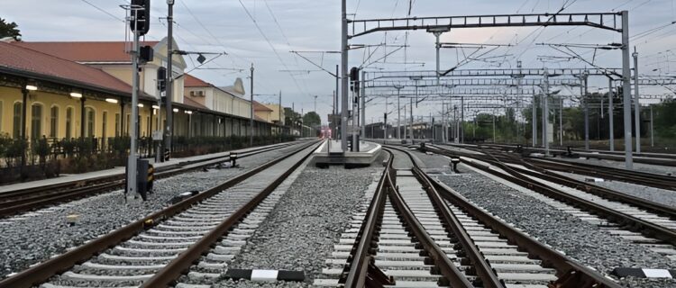 Vue sur un tronçon reconstruit de la ligne Novi Sad – Subotica (15 mai 2025) Crédit photo : IŽS (Infrastruktura železnica Srbije)