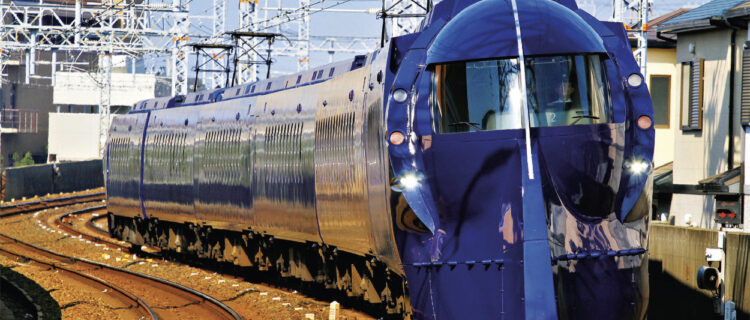 1. Rame automotrice électrique série 50000 à six caisses de l’opérateur Nankai Electric Railway assurant un train Namba - Kansai Airport (11 octobre 2017).