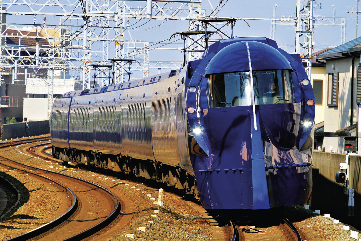 1. Rame automotrice électrique série 50000 à six caisses de l’opérateur Nankai Electric Railway assurant un train Namba - Kansai Airport (11 octobre 2017).