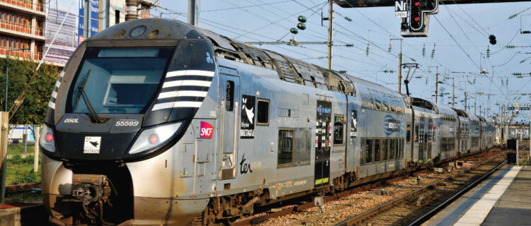 La rame 050L est photographiée à Rennes le 13 novembre 2024. Il reste encore neuf rames à livrer pour la Bretagne. (M. Carémantrant).