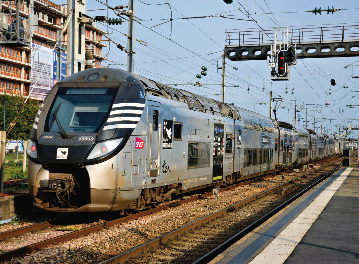 La rame 050L est photographiée à Rennes le 13 novembre 2024. Il reste encore neuf rames à livrer pour la Bretagne. (M. Carémantrant).