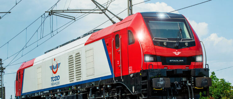 Légende de la photo Stadler Rail : Impression d’artiste d’une EURO4001 en livrée TCDD Taşımacılık A.Ş. (9 février 2026) Crédit photo : Stadler Rail