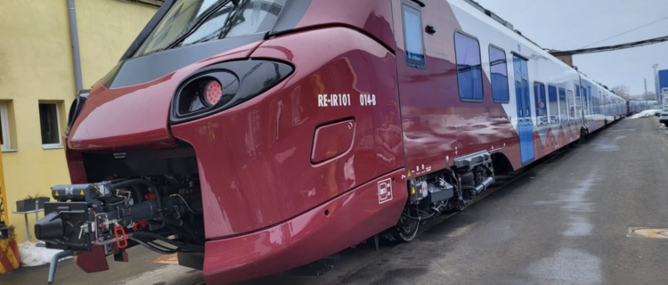 La RE-IR TS14 stationne en gare de Bucarest Gare du Nord (2 mars 2026). Crédit photo : InterRegional Călători.