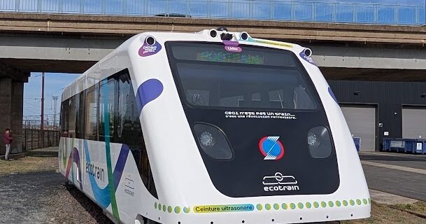 France : Le train léger autonome Ecotrain dévoilé 2 Le train léger autonome Ecotrain stationne sur une voie de Socofer à Saint-Pierre-des-Corps (29 avril 2026) Crédit photo : Ecotrain/Caroline Gasch