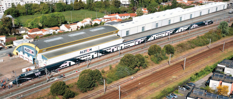 Velvet dévoile sa première rame Avelia 2 vue générale de la rame Velvet présentée à Aytré le 22 avril 2026 (© Velvet).