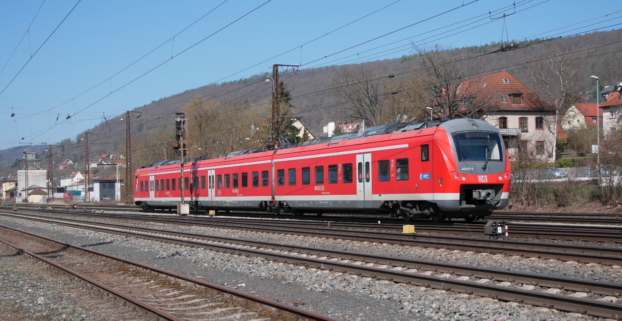 L’Allemagne : Agilis exploitera les relations Regio-S-Bahn-Mainfranken 2 Le train RB53 58024 Bamberg-Wurtzbourg-Gemünden (Main) assuré par le Coradia 440 035/440 325 de DB Regio arrive à 11 h 32 en gare de Gemünden (Main) (31 mars 2021) Crédit photo : Luc Levert