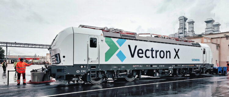 Siemens présente sa Vectron X 2 Une Vectron X pas encore numérotée sur le site de Siemens Mobility à Munich-Allach (10 juin 2026)
