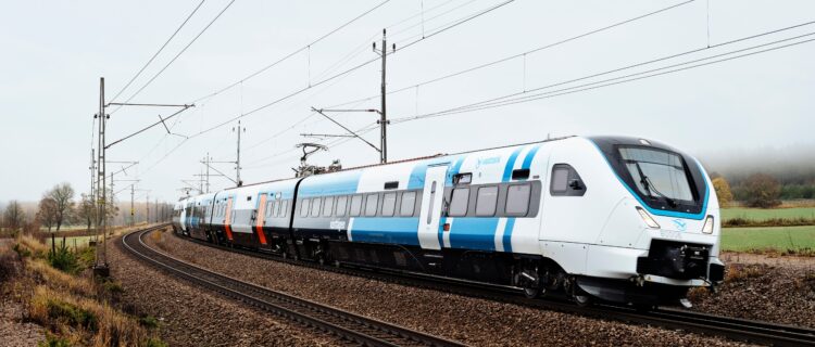 Suède : Västtrafik commande à Alstom 35 X80 supplémentaires 2 L'Avelia Stream Nordic X80 80006 est aperçu lors d'une marche d'essai (11 septembre 2025) Crédit photo : Alstom/Samuel Unéus