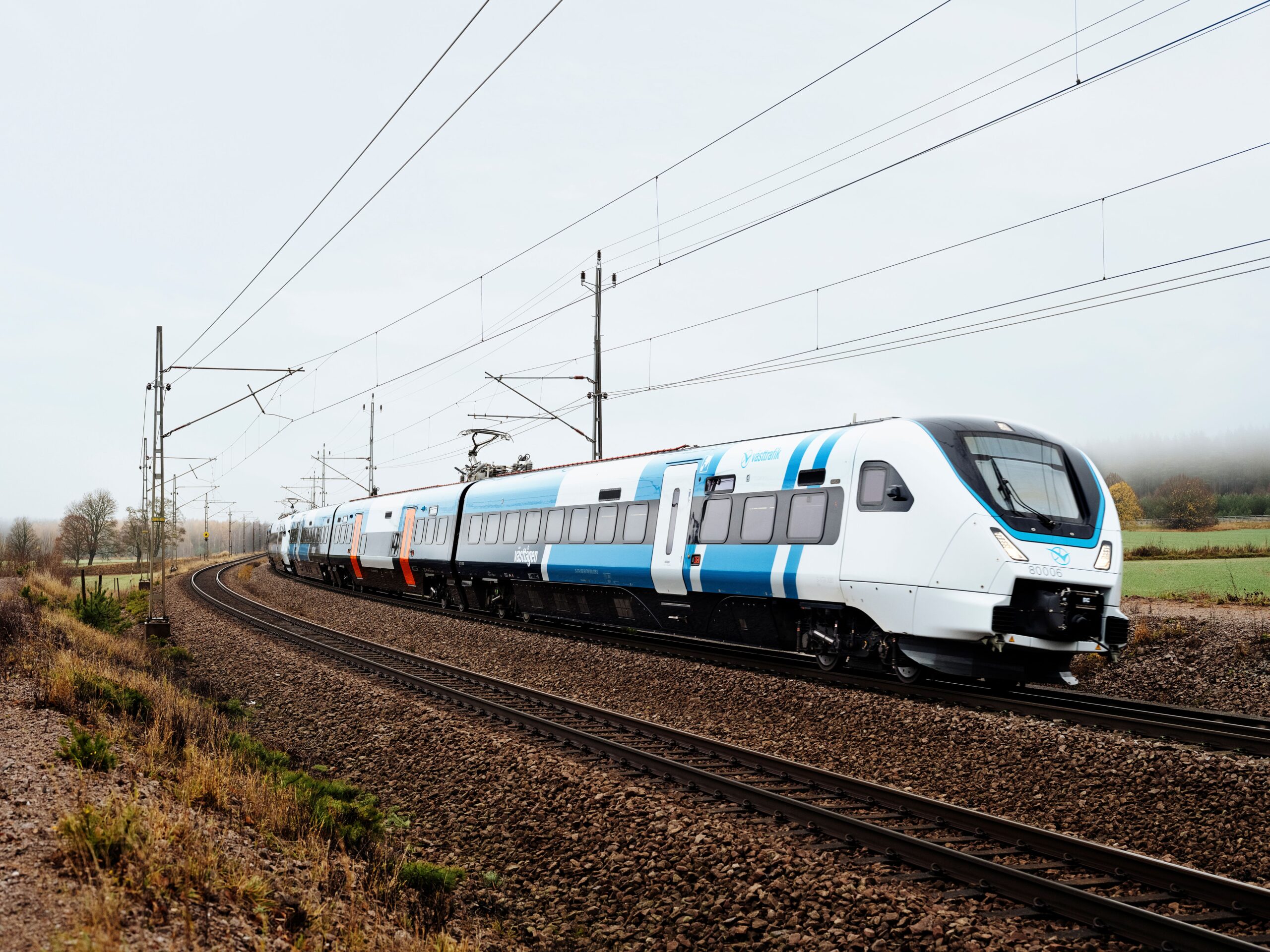 Suède : Västtrafik commande à Alstom 35 X80 supplémentaires 2 L'Avelia Stream Nordic X80 80006 est aperçu lors d'une marche d'essai (11 septembre 2025) Crédit photo : Alstom/Samuel Unéus