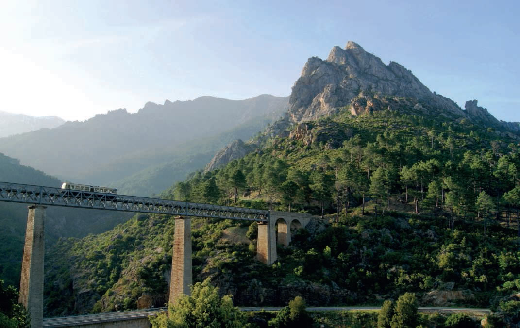 Autorail Soulé sur le pont duVecchio