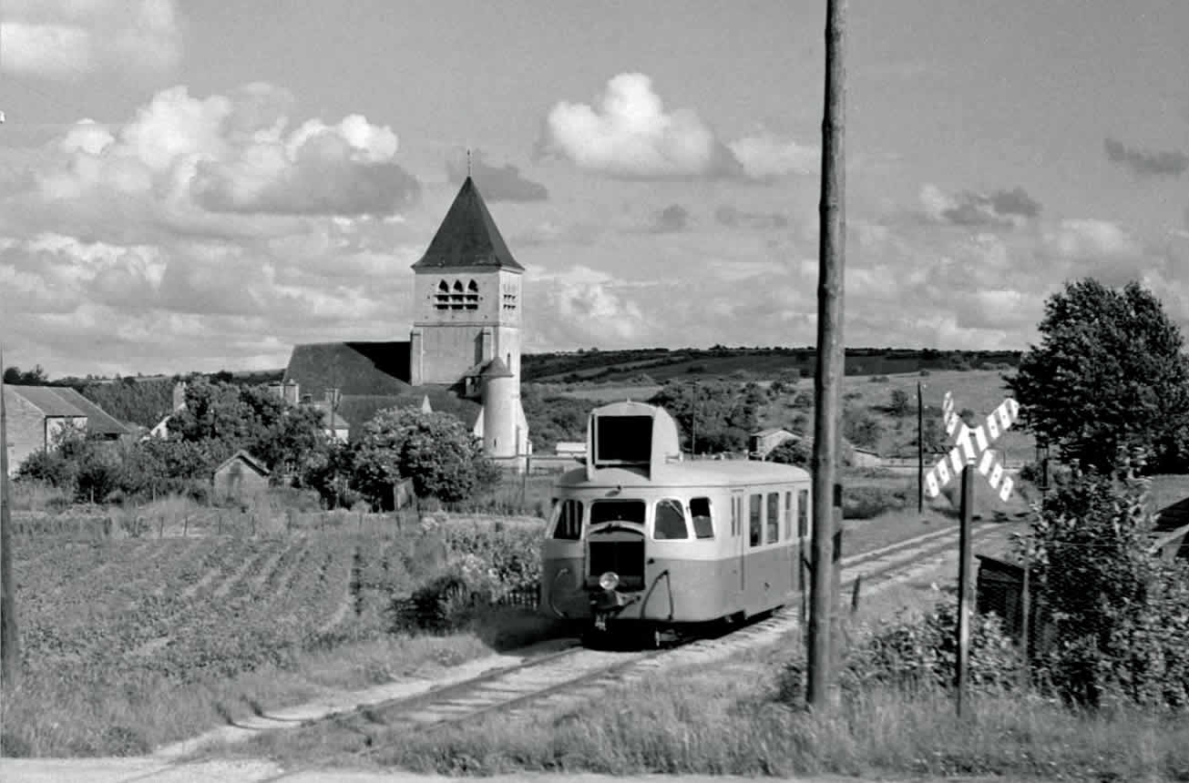 autorails n° 1 et 3 Renault ABH6, 1948).