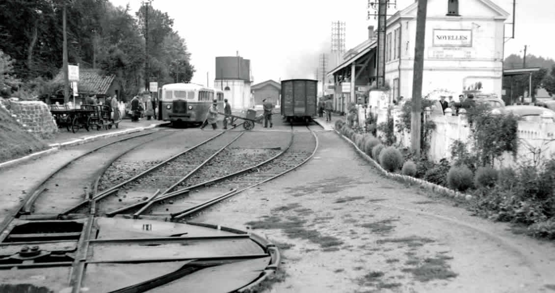 Autorail 1956 en gare de Noyelles