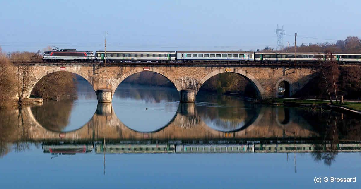 Ter Trilport pont reflet