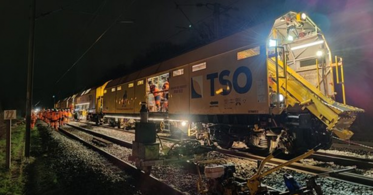 Une nuit avec un Boa pour changer les rails 8 © @YannGoubin