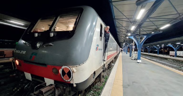 Le train qui prend le bateau 3 © Ivan Ehrel