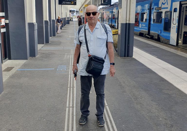 Rencontre avec le cheminot Bernard Luceau, malvoyant 1 Rencontre avec le cheminot Bernard Luceau, malvoyant