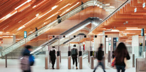 Dans la gare de Saint-Denis Pleyel.