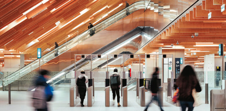 Prix Versailles 2025. Deux gares franciliennes dans la liste finale 10 Dans la gare de Saint-Denis Pleyel.