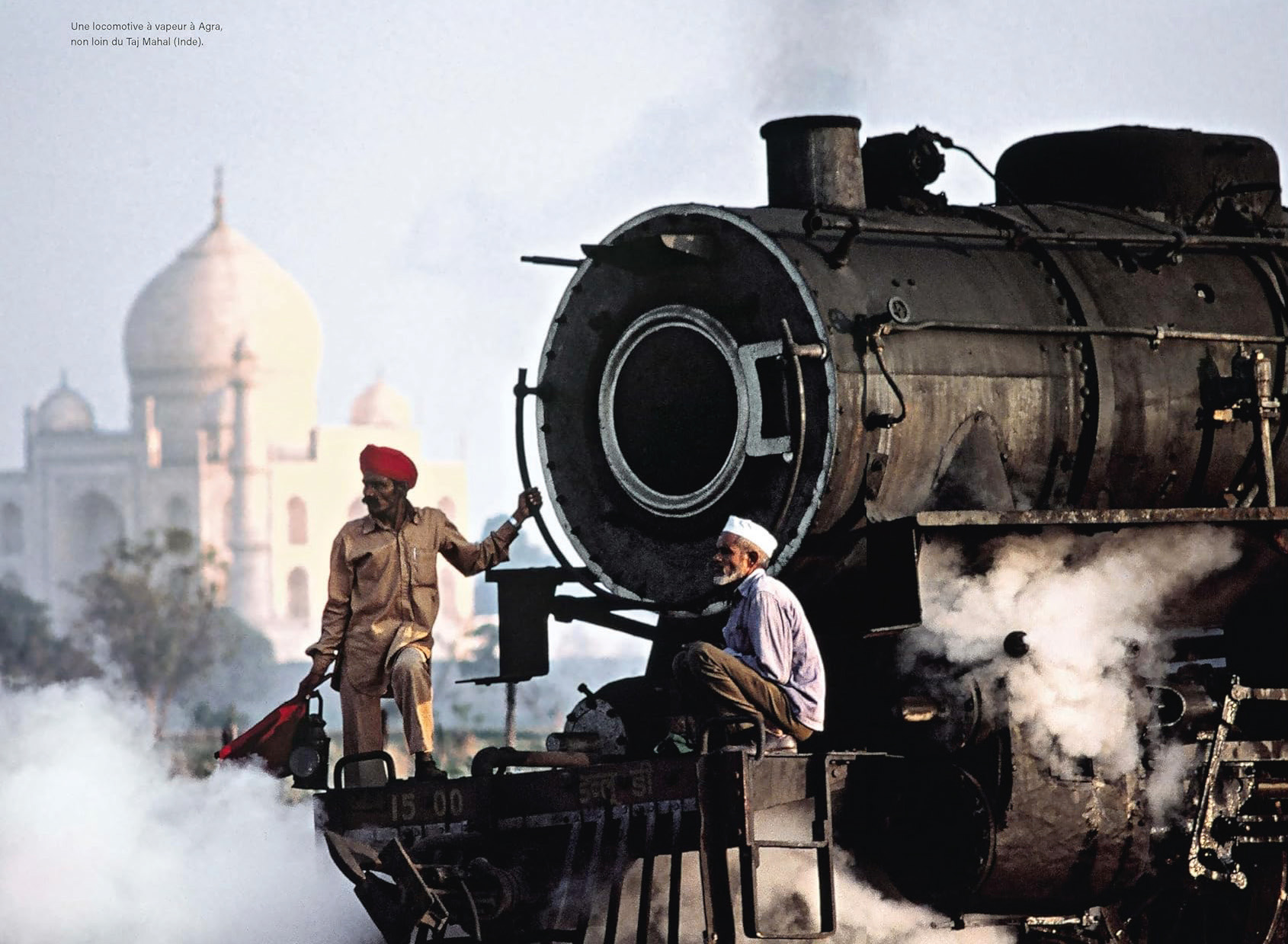 Histoire. Trains, une grande aventure ferroviaire richement illustrée 1 TRAINS : l'histoire illustrée du rail, des origines aux itinéraires d'exception, des locomotives à vapeur aux trains du futur