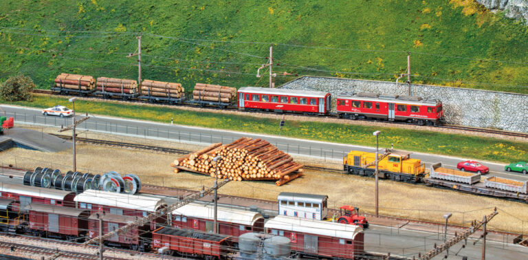 Suisse. Un train de grumes destiné à l'Italie 2 La maquette du train Saint-Moritz – Tirano, présentée à la Fondation des Chemins de fer du Kaeserberg en Suisse, pendant le mois d’avril.