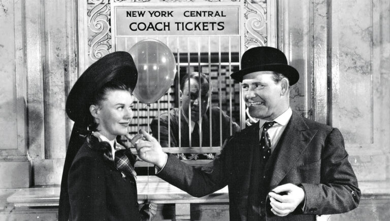 Lyon. Deux comédies « ferroviaires » signées Billy Wilder programmées à l’Institut Lumière 4 Ginger Rogers déguisée en enfant pour obtenir un tarif réduit au chichet de Grand Central Terminal.