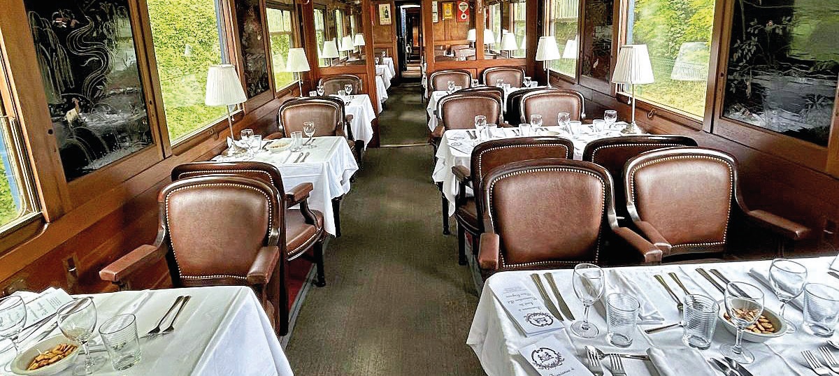 CFTV. Des balades pour retrouver l’atmosphère des années 1920 1 Parmi les formules proposées, un repas à bord de la voiture restaurant (1928) de la CIWL.