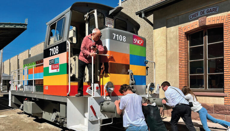 Mulhouse. Olympiades ferroviaires à la Cité du train pour la Nuit européenne des musées 16 Le troisième défi des Olympiades ferroviaires consistent à pousser une locomotive de 32 tonnes !