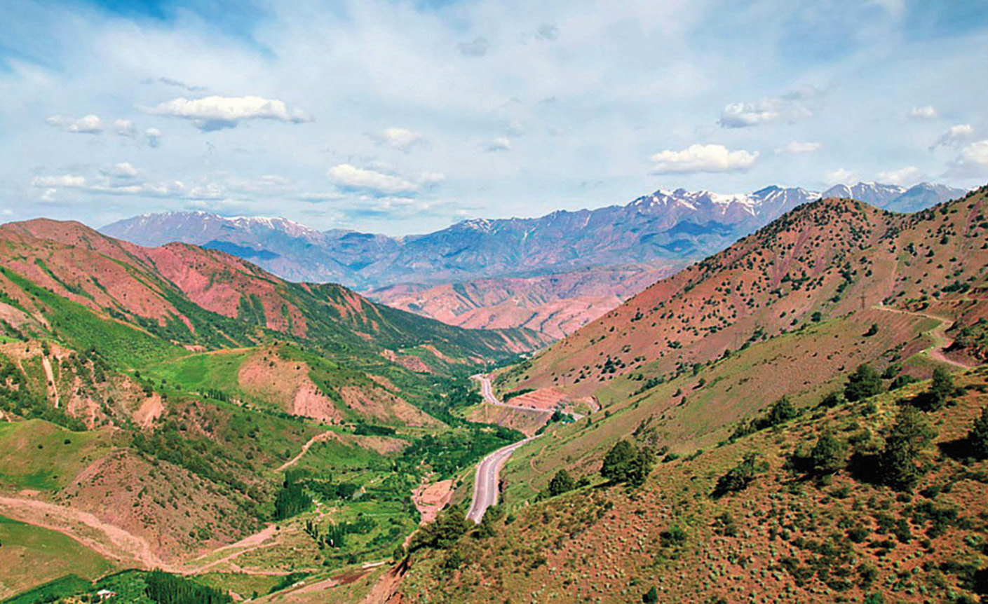 Arte. L'Ouzbékistan d'est en ouest à bord de l'Express de la Soie 1 Paysage en Ouzbékistan.