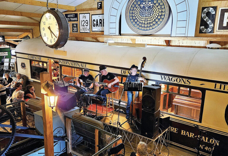 La Nuit des musées au Muséotrain 12 Ambiance musicale au Muséotrain lors de la Nuit des musées, le 23 mai.