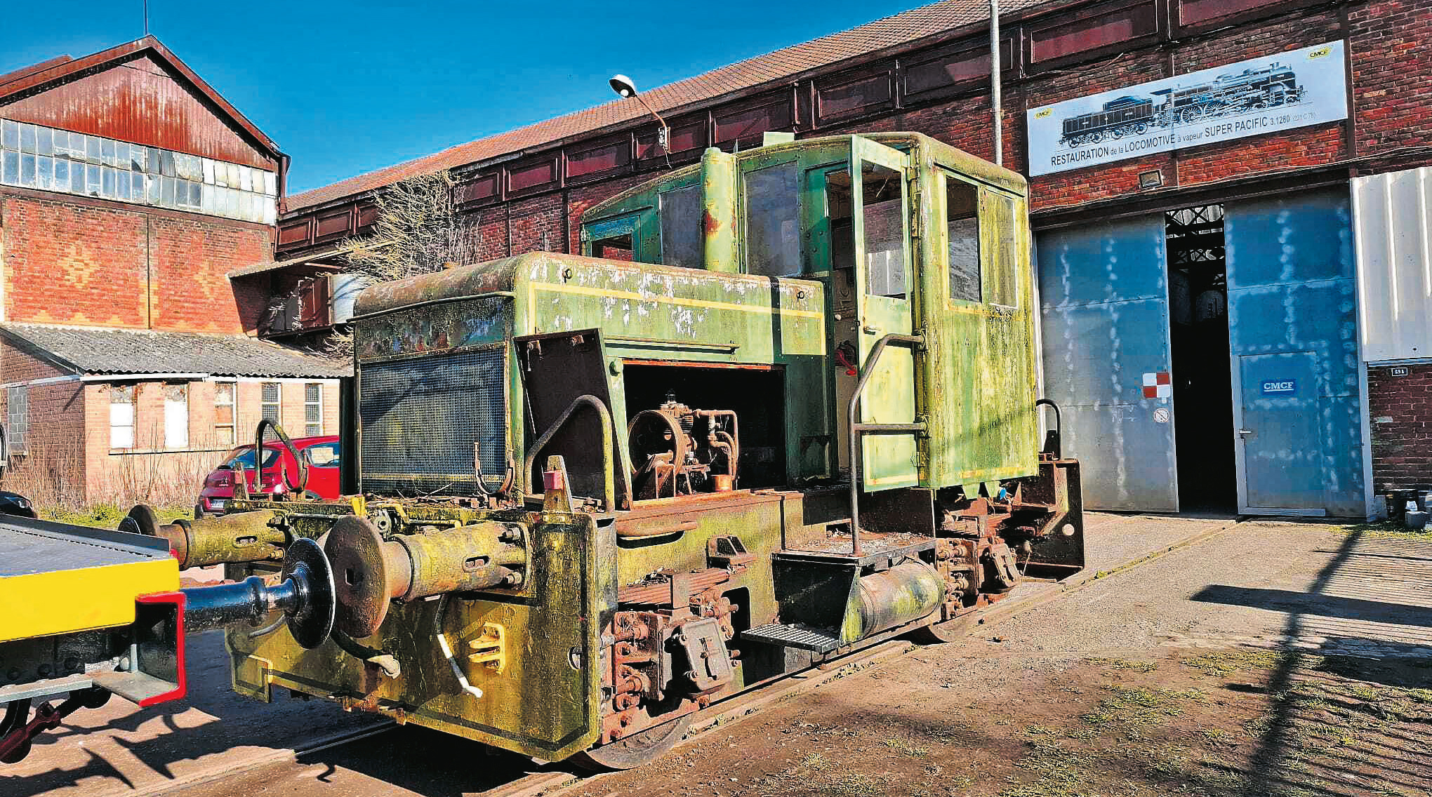 Patrimoine. À Oignies, la métamorphose du locotracteur Y 2121 1 Le locotracteur Y2121 est arrivé au Centre de la mine et du chemin de fer dans un triste état.