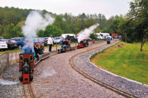 Chaque année, de mai à septembre, les Petits trains à vapeur du Pays d’Auge accueillent le public pendant tout un week-end.